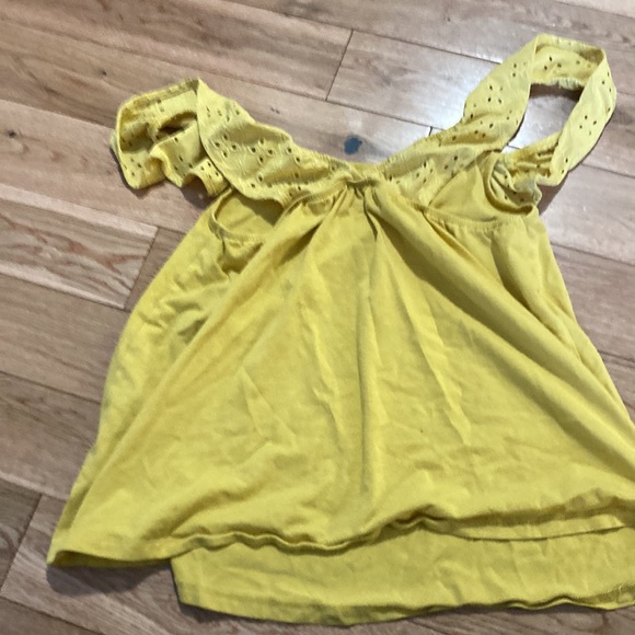 Clearance Old Navy mustard top - Picture 2 of 4